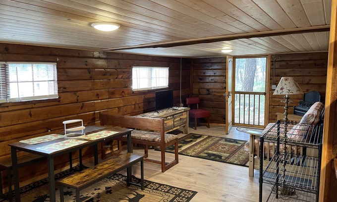 El Porvenir Cabina | Pavilion Cabin - El Porvenir Cabins - Hermits Peak