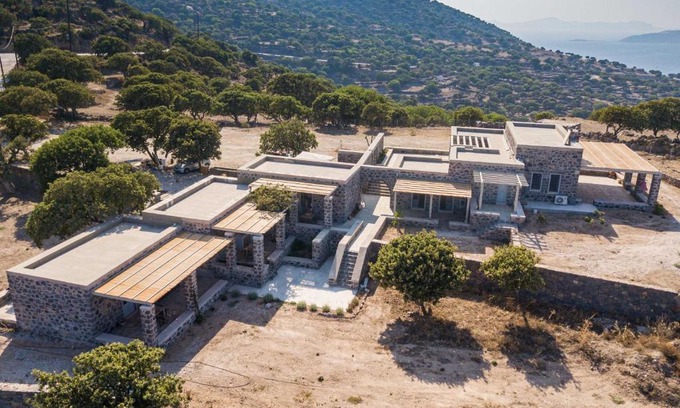 Nisyros Apartamento | Pavlaina Complex of Traditional Residences in Nisyros. Enjoy the garden and the Sea View