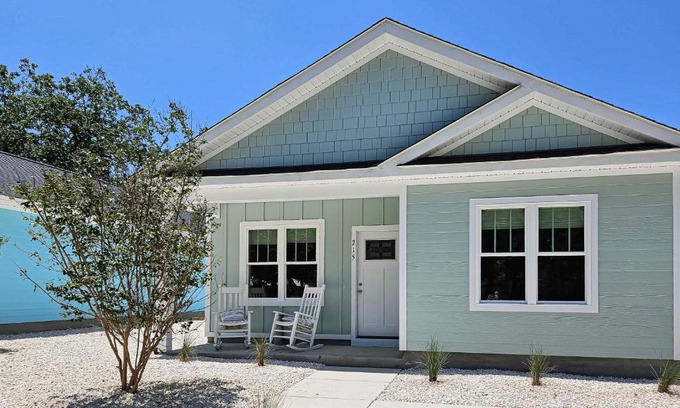Tranquil Harbour Casa | Pawsitive Island Escape