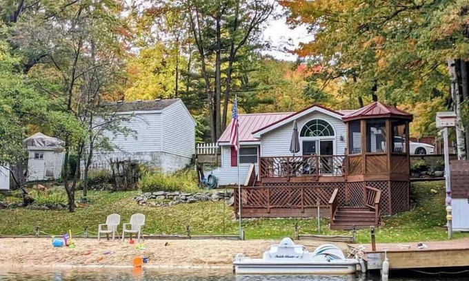 Harrison Cabaña | Payne's Lakeside Cottage with Private Beach