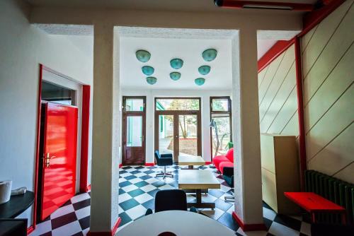 Sremska Mitrovica Cama Y Desayuno | PB Urban Garden Stay with guarded Parking