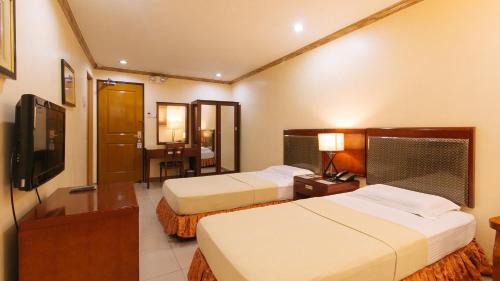 Santa Cruz Hotel | Peace Hotel by RedDoorz
