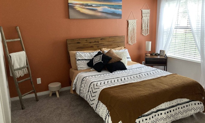 Irving Apartamento | Peace, Serenity, Central ✨Longterm Discount ✨, Free Parking