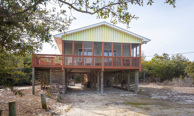 Carova Beach Casa | Peace & Tranquility AT ITS Best!!! Beautiful Ocean Sounds & Wild Horses!!