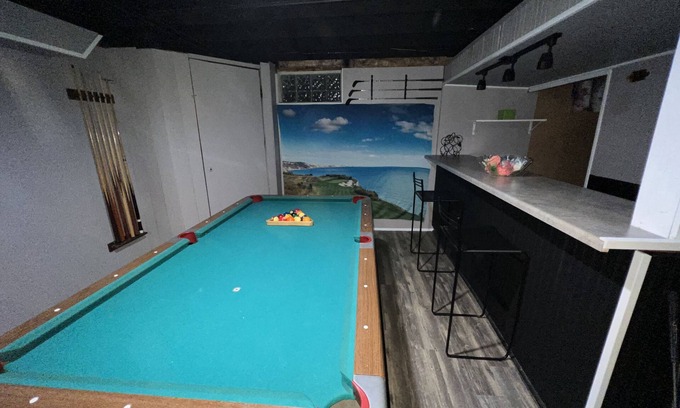 Redford Casa | Peaceful Clean 3BR | 6Beds | Free Wifi | Finished Basement