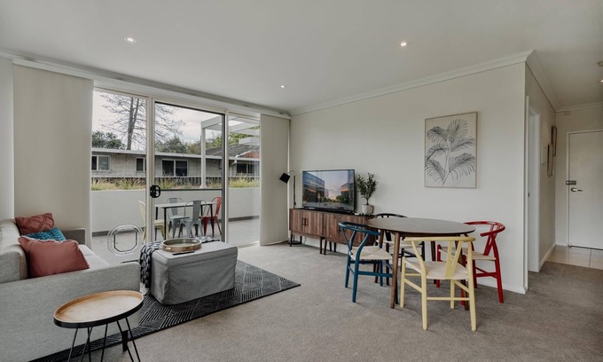 Turner Apartamento | Peaceful 1-Bed Apartment Close to Lonsdale St