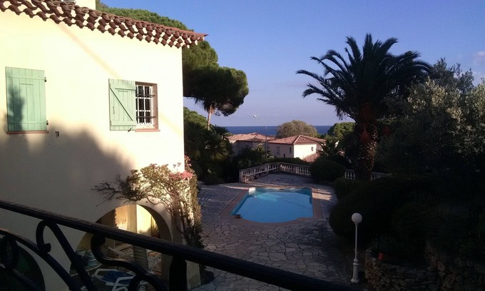 Plage de la Garonnette Villa | 1930s villa, peaceful, close to the sea