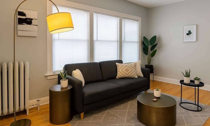 South Evanston Apartamento | Peaceful 1BR Escape in Evanston