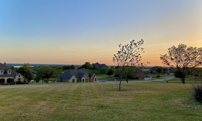 Fort Worth Cabaña | Peaceful 2 bedroom cottage w/ picturesque views