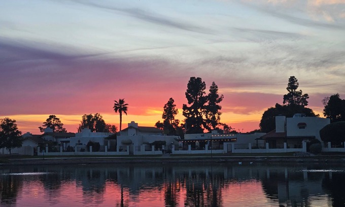 North Mountain Condominio | Peaceful 2-bedroom condo - private lake, spa, pool, and pickleball!