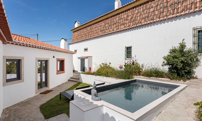 Penedo Cabaña | Peaceful 2-br Townhouse With Pool in Colares