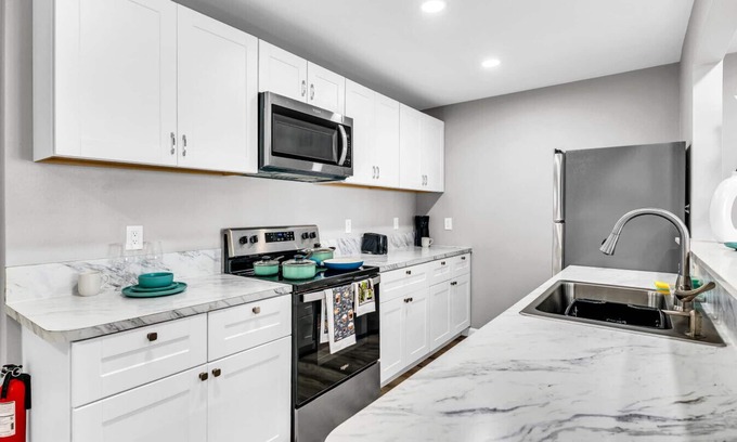 West Arlington Apartamento | Peaceful 2BR Getaway Minutes from Downtown Arlington