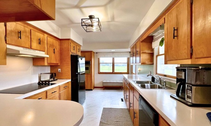 Fort Valley Casa | Peaceful 3-bedroom creek access house in Fort Valley with mountain views