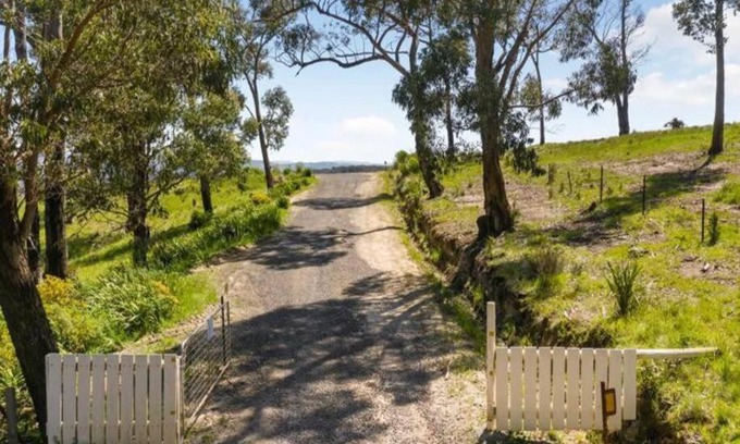 Heathcote Junction Casa | Peaceful 3 bedroom villa with gaming room