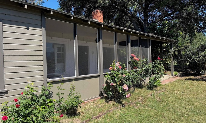 Solvang Otro | Peaceful 3BR Lavender Farmhouse Retreat
