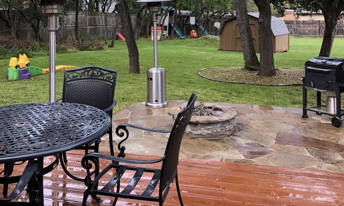 Hudson Bend Casa | Peaceful 3BR near Lake Travis- 2 Min Drive