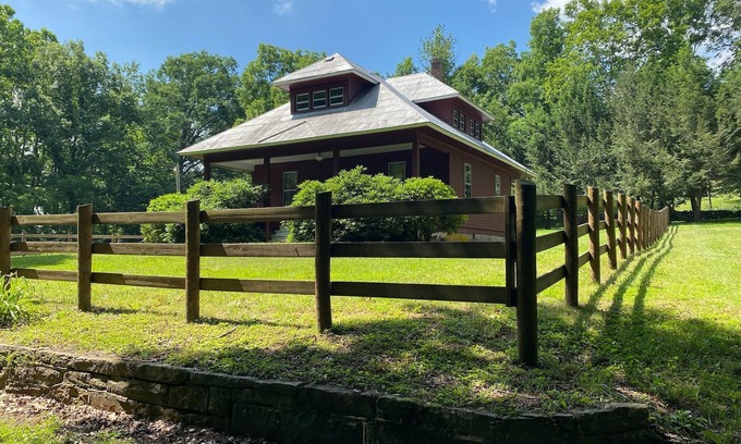 Greenville Casa | Peaceful, affordable cottage perfect for your next mountain getaway