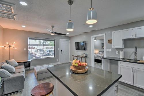 Apache Junction Apartamento | Peaceful Apache Junction Condo about 1 Mi to Downtown!
