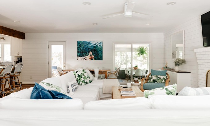 Southern Shores Casa | Peaceful Beach Retreat in Southern Shores.Beach Front Parking Passes included