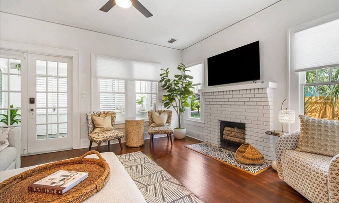 Bradenton Casa | Peaceful Bungalow Near Ana Maria Island Ferry 2BR, Outdoor Space & Parking