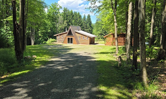 Farmersville Station Cabina | Escapada de cabina tranquila cerca de Ellicottville y Holimont.