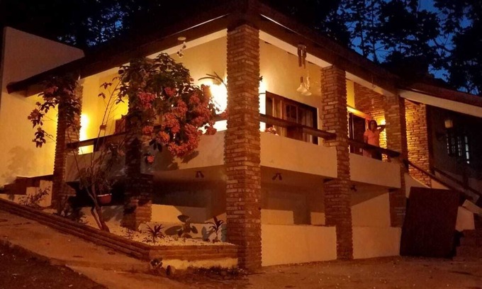 La Vega Province Villa | Cabina pacífica, en seguridad de los Alpes Dominicanos 24/7, clima muy agradable.