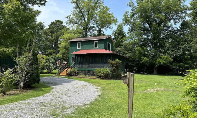 Stonewall Cabina | Peaceful Cabin near Bay River Pet-friendly!