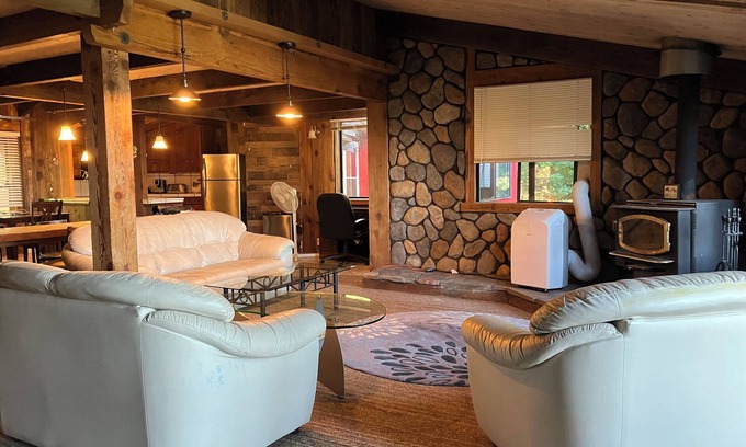 Los Gatos Cabina | Peaceful cabin with Great Views and WiFi in Redwood Retreat