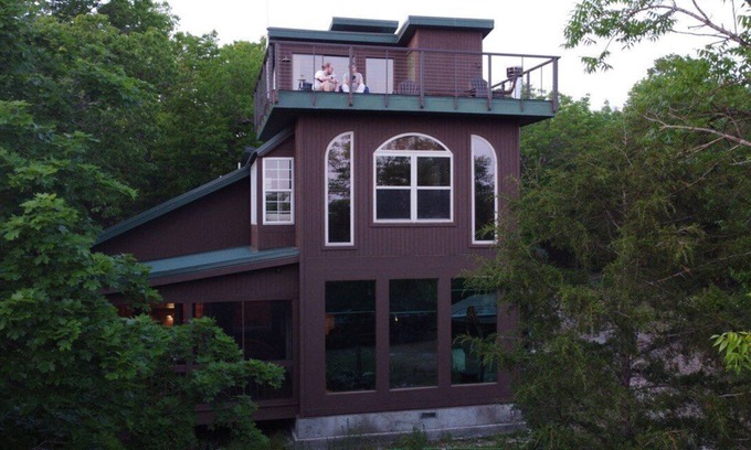 Eagle Rock Cabina | Peaceful cabin with lake view from all 3 floors