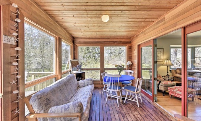 Menemsha Casa | Peaceful Chilmark Farmhouse by Menemsha Beach