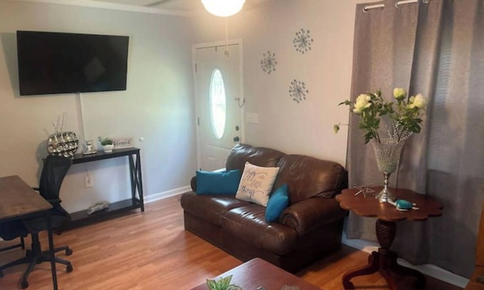 Sanford Casa | Peaceful Comfort Home ideal for work trips and vacation.