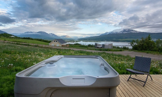 Akureyri Cabina | Cabaña tranquila y acogedora con una vista increíble