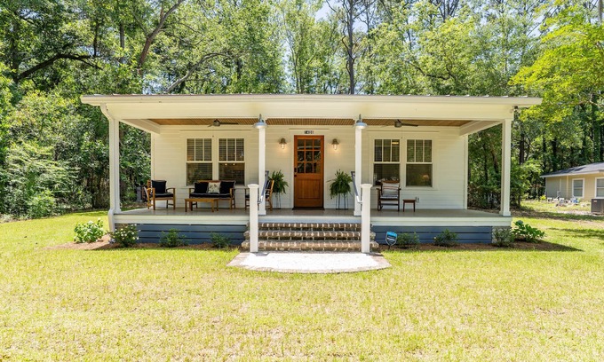 Pigeon Point Casa | Peaceful cottage close to downtown Beaufort, SC