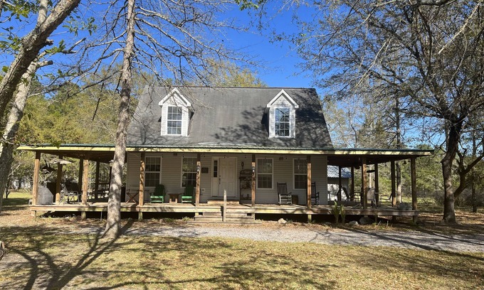 Bethera Casa | Peaceful cottage on 12 acre horse farm McClellanville