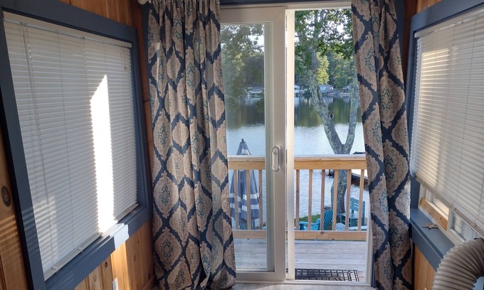 East Wareham Cabaña | Peaceful Cottage with Pond/Lake minutes from Cape Cod