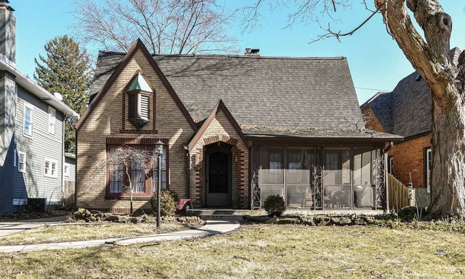 Meridian-Kessler Casa | Peaceful & cozy family friendly Tudor in the heart of south broad ripple