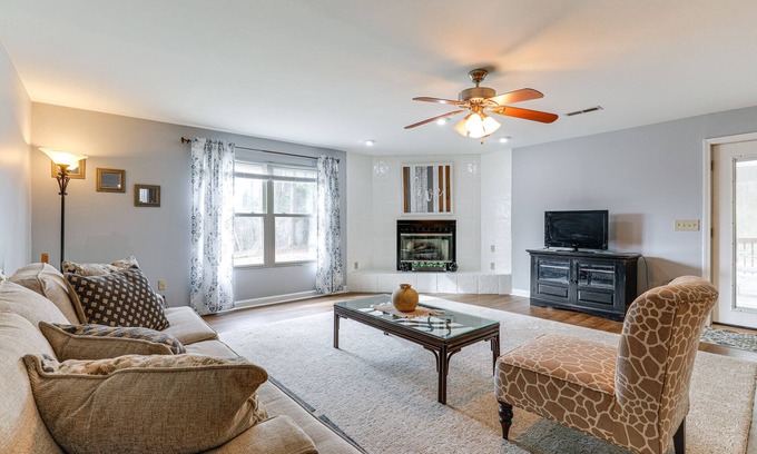 Council Casa | Peaceful Delco Family Home w/ Private Deck!