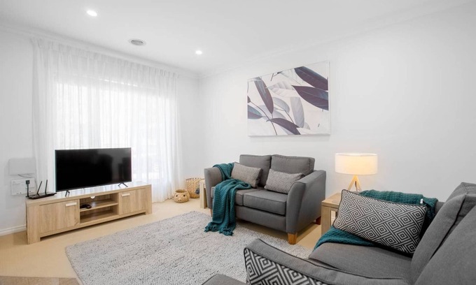 Mill Park Casa | Peaceful Designer 2BR@Leafy Mill Park