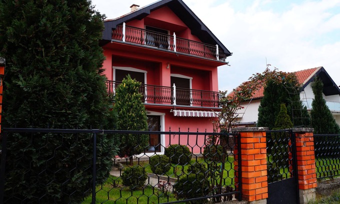 Golubac Casa | Peaceful Family Stay in Golubac – Guest House Lona