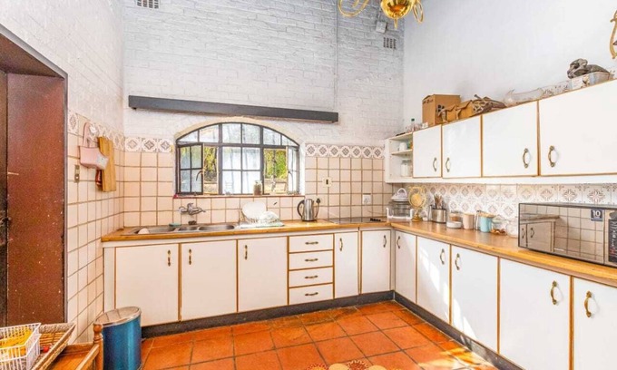 Pretoria Otro | Peaceful Farmhouse Hacienda courtyard, full kitchen, peaceful, nature's haven.