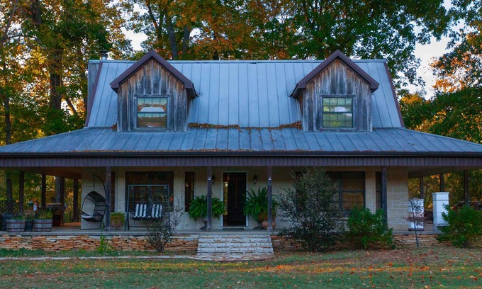 Pangburn Casa | Peaceful Fishing and Mindful Retreat Cabin on Little Red River
