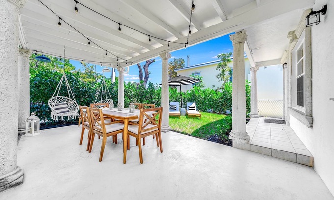 Southwest Casa | Peaceful Four-Bedroom - Palm Wave Stays