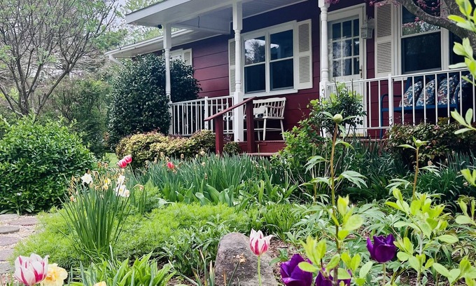 Rehoboth Beach Cabaña | Peaceful garden cottage, close to OUTLETS, fire pit, dog friendly!