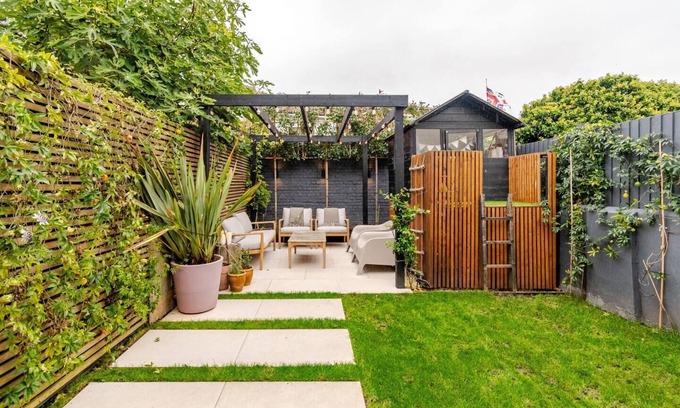Brighton Casa | Peaceful Getaway - 10 minutes’ walk to the Beach.