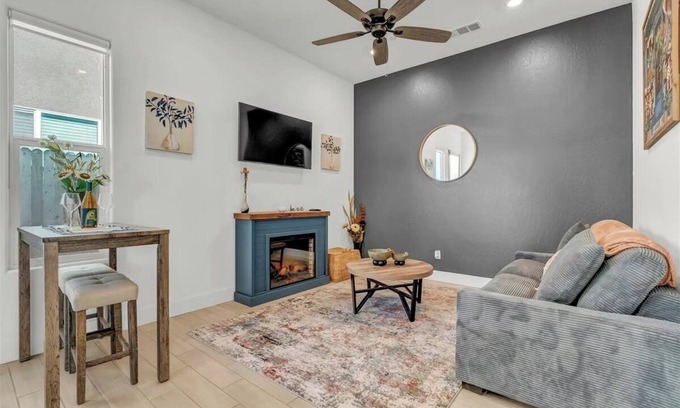 Hanford Casa | Peaceful Guest Casita Private Entrance No Cleaning Fee