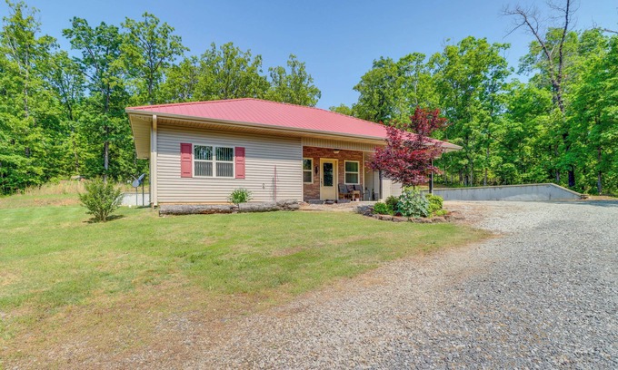 Edgemont Casa | Peaceful Home w/ Patio Near Greers Ferry Lake