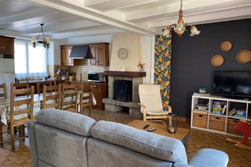 Le Vivier-sur-Mer Casa | Peaceful house with private outdoor space