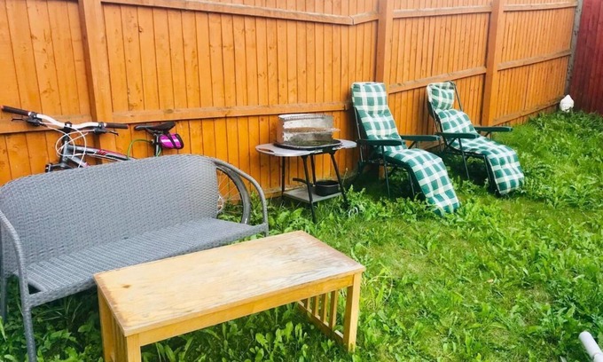 Nottingham Villa | Peaceful House That Accommodates up to 18 People in Nottingham!