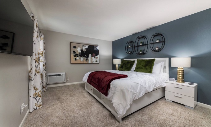 Thousand Oaks Apartamento | Peaceful King Suite near FSAC & Proactive Sports w/Gym Access & 1 Gig WiFi
