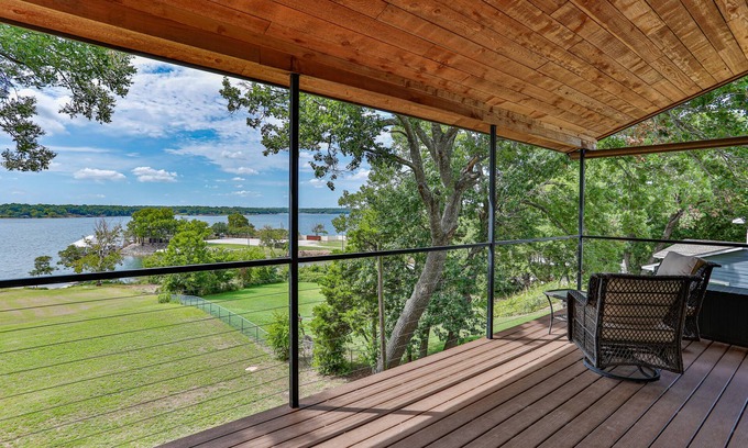 Gainesville Casa | Peaceful lake life atmosphere 15 miles from Winstar Casino
